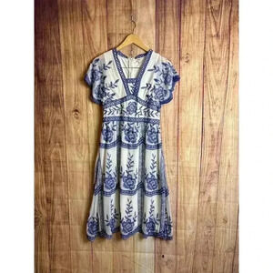 Vintage Reba Gauzy Lace Blue Flowers Lined Scalloped Hem Women's Size 4